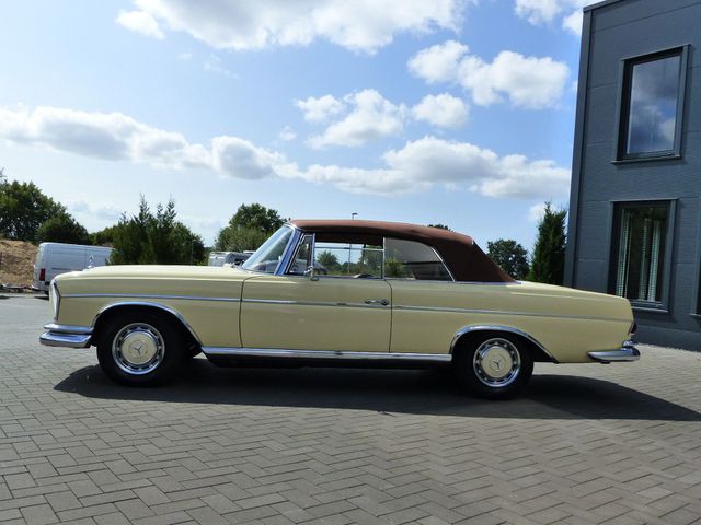 MERCEDES-BENZ 250 SE W 111 Cabriolet