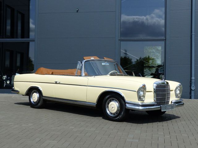 MERCEDES-BENZ 250 SE W 111 Cabriolet