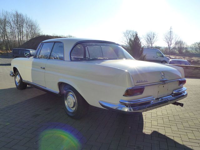 MERCEDES-BENZ 220 SE Coupe W 111