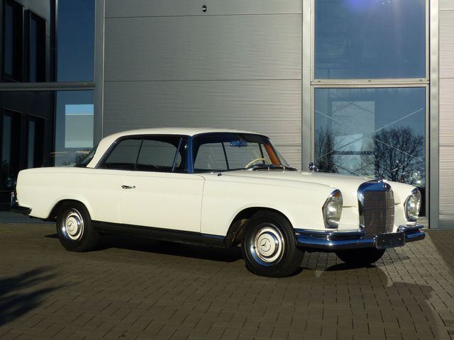 MERCEDES-BENZ 220 SE Coupe W 111