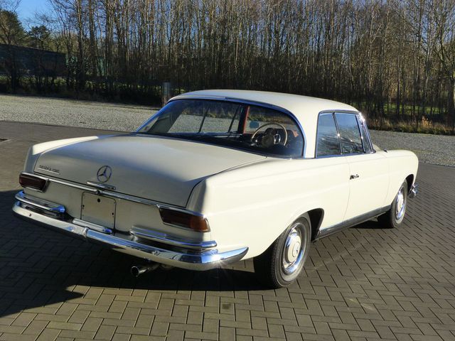 MERCEDES-BENZ 220 SE Coupe W 111