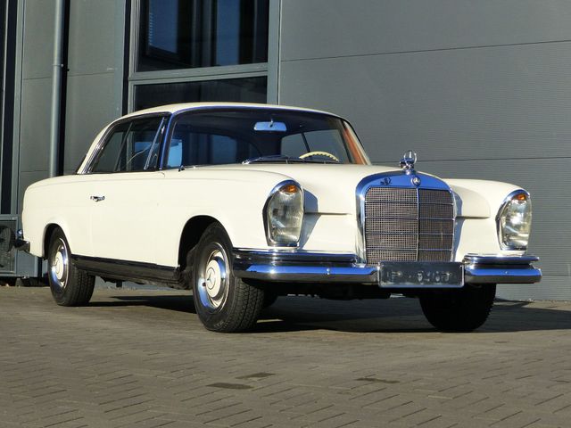 MERCEDES-BENZ 220 SE Coupe W 111