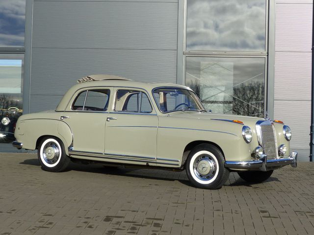 MERCEDES-BENZ 220 S Ponton *Faltdach*