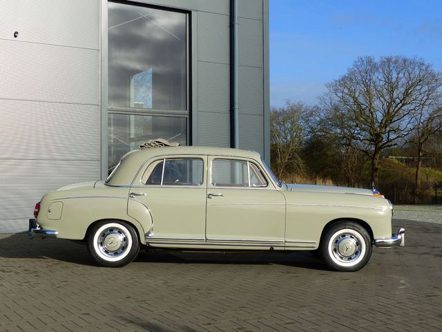 MERCEDES-BENZ 220 S Ponton *Faltdach*