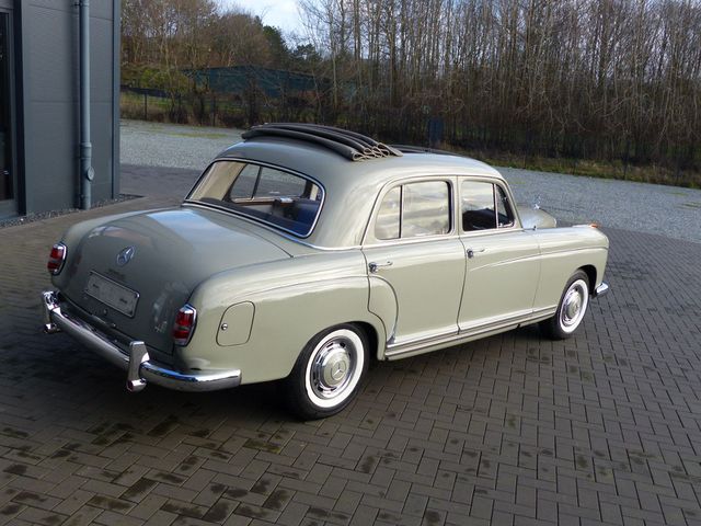 MERCEDES-BENZ 220 S Ponton *Faltdach*