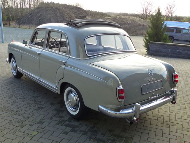 MERCEDES-BENZ 220 S Ponton *Faltdach*