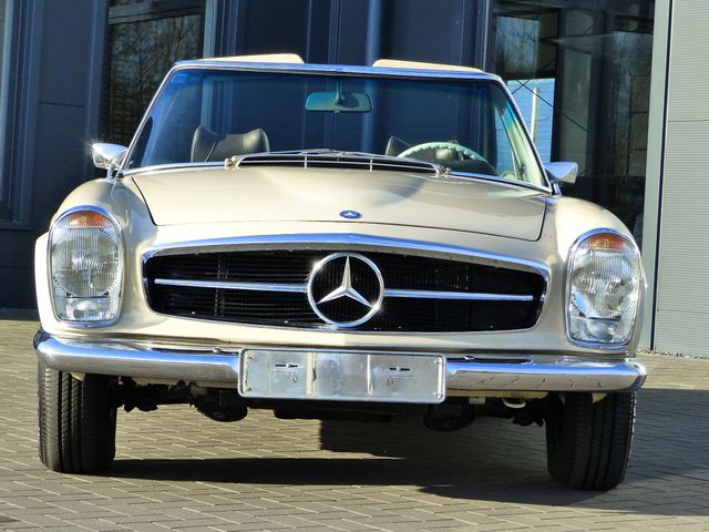 MERCEDES-BENZ 280 SL Pagode