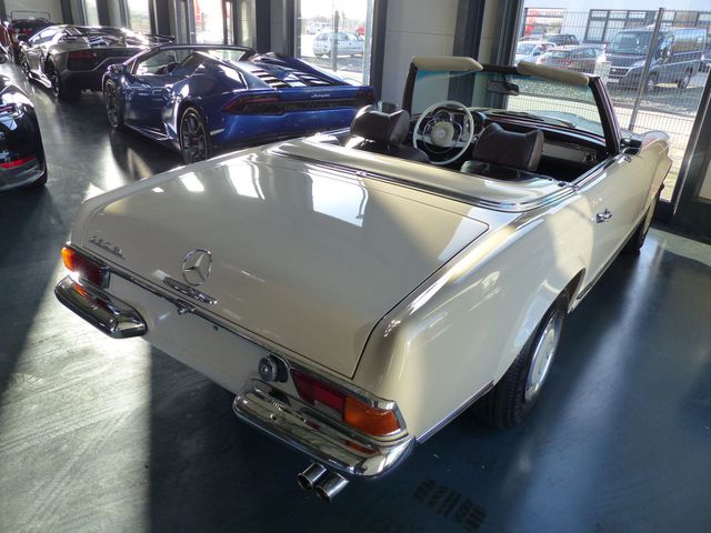 MERCEDES-BENZ 280 SL Pagode