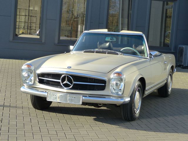 MERCEDES-BENZ 280 SL Pagode