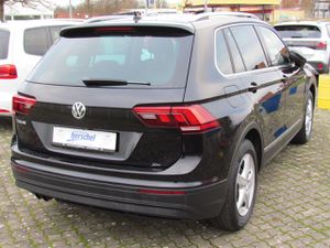 VW Tiguan 1.5 TSI DSG Navi AppC Klima AHK 8fach uvm