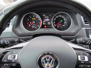 VW Tiguan 1.5 TSI DSG Navi AppC Klima AHK 8fach uvm