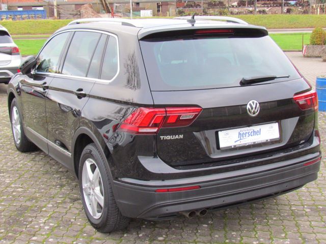 VW Tiguan 1.5 TSI DSG Navi AppC Klima AHK 8fach uvm