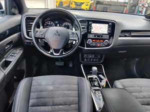 MITSUBISHI Outlander 2.0 CVT Active+ 4WD