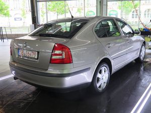 SKODA Octavia 1.6 FSI Automatik Scheckheft/gepflegt