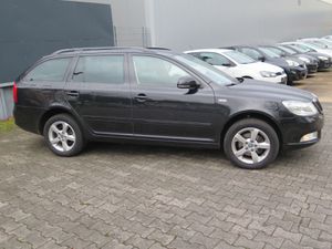 SKODA Octavia Combi Family 4X4 lückenl.Scheckh.,1.HND