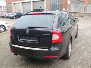 SKODA Octavia Combi Family 4X4 lückenl.Scheckh.,1.HND