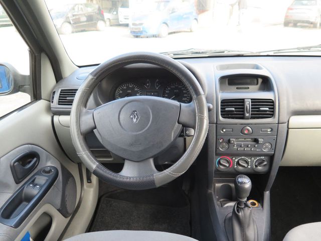 RENAULT Clio II Expression,1.HND,5türig,Tüv u.Insp. Neu