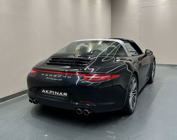 PORSCHE 991