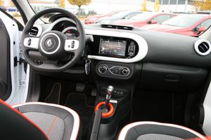 RENAULT Twingo Vibes Electric mit Navi: nur 16.000km!!