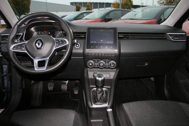 RENAULT Clio TCe100 mit Klima Navi + Allwetter: 39tkm!