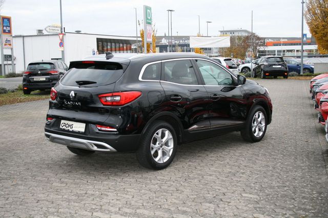 RENAULT Kadjar Limited mit AHK und Allwetter: nur 64tkm!