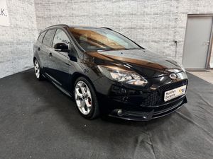 FORD Focus Turnier ST 2.0 EcoBoost / LED/CAM/NAVI