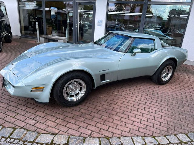 CORVETTE C3 Sting Ray T-Top Targa Crossfire