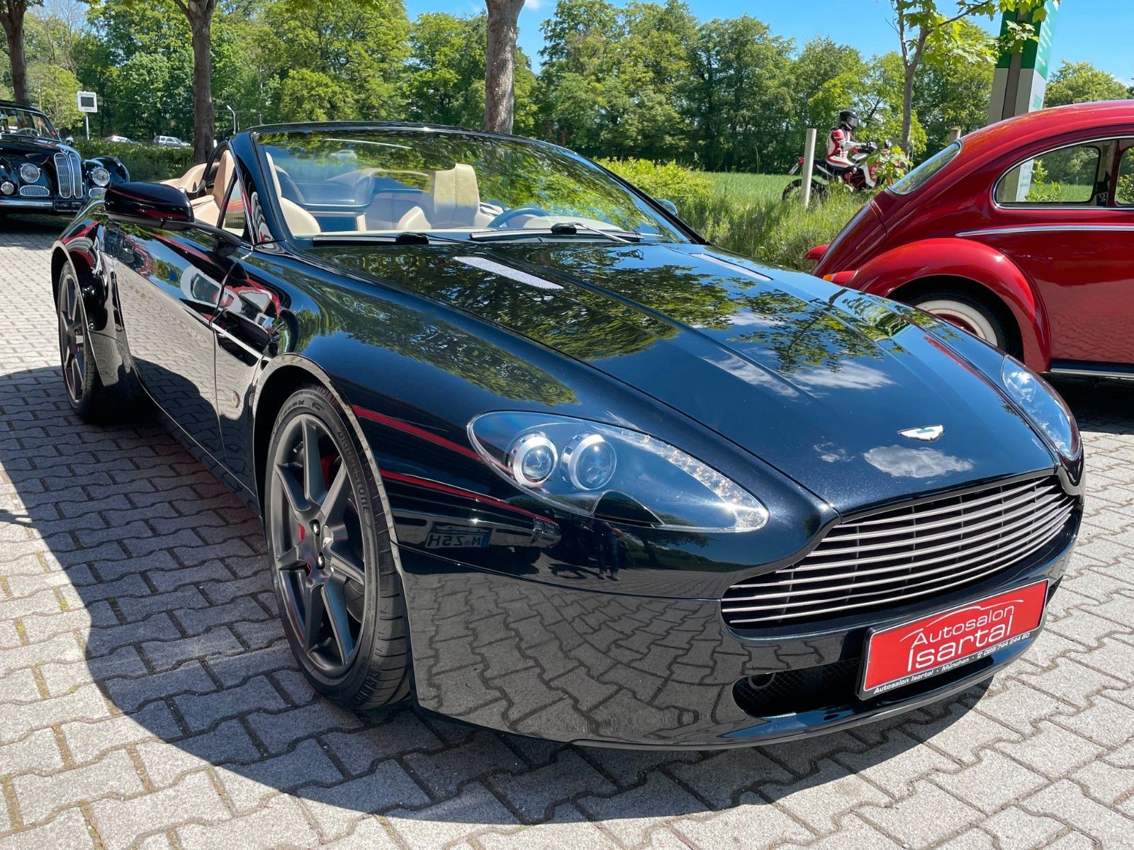 ASTON MARTIN V8 Vantage