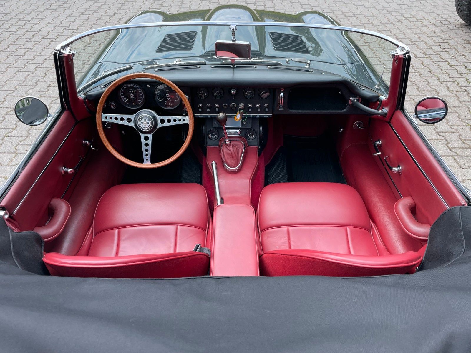 JAGUAR E-Type S 1 4.2 Roadster -High-Tec-Restaur. -H-Kz