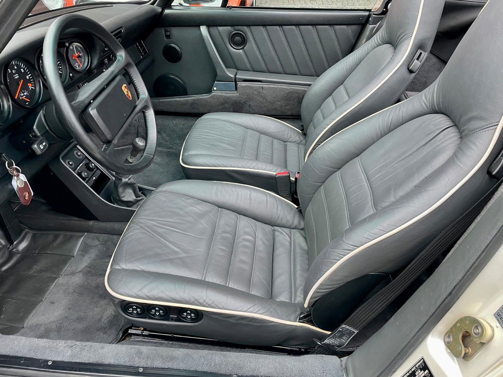 PORSCHE 930 911  turbo Cabrio - 5-Gg. - orig. Slantnose !