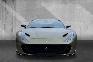 FERRARI 812