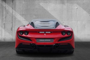 FERRARI F8