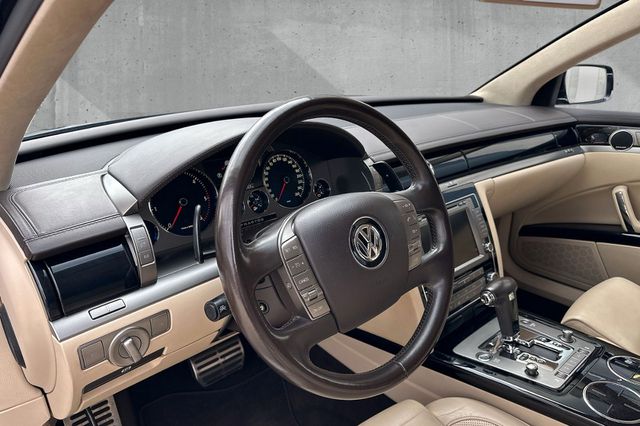 VW Phaeton