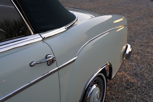 MERCEDES-BENZ 220 S Convertible ,Top quality restored example!