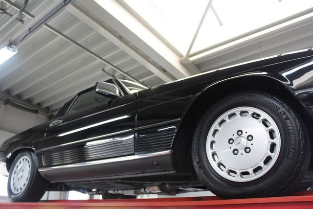 MERCEDES-BENZ SL 500 R107 Well maintained 500 SL with luxury o