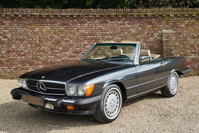 MERCEDES-BENZ SL 560 Iconic Mercedes and the ultimate status s