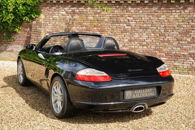 PORSCHE Boxster 2.7 (986) &quot;Black over Black&quot;, Official P