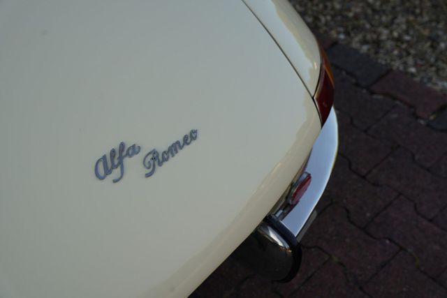 ALFA ROMEO Spider Duetto 1600 Restored condition, &quot;Avorio&quot;