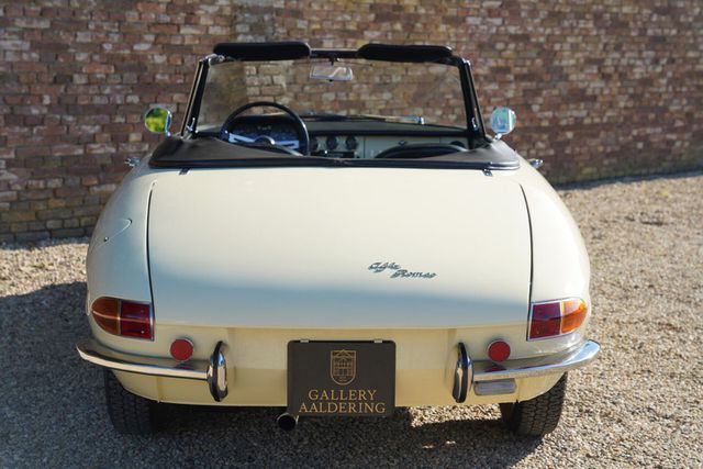 ALFA ROMEO Spider Duetto 1600 Restored condition, &quot;Avorio&quot;