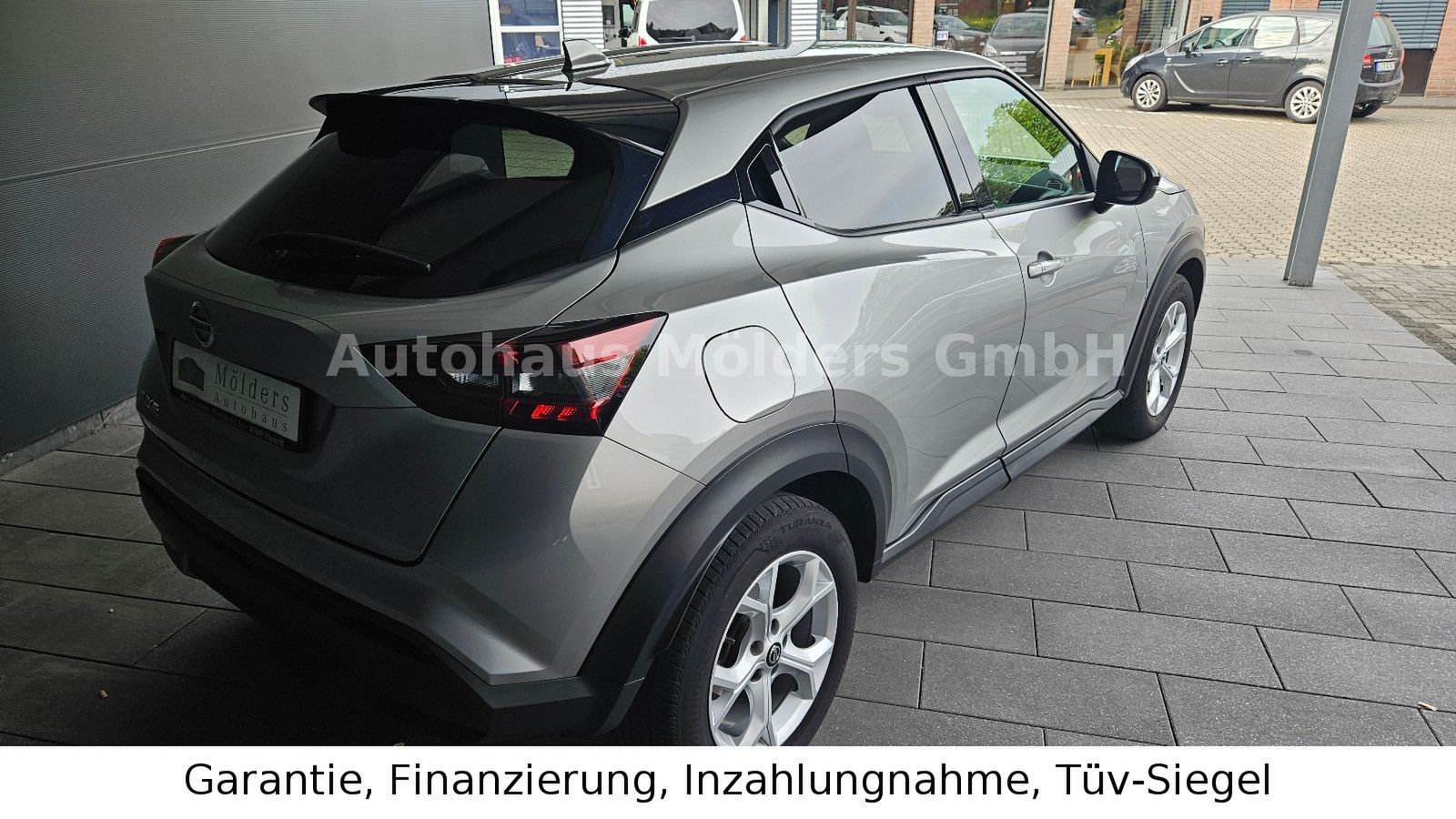 NISSAN Juke