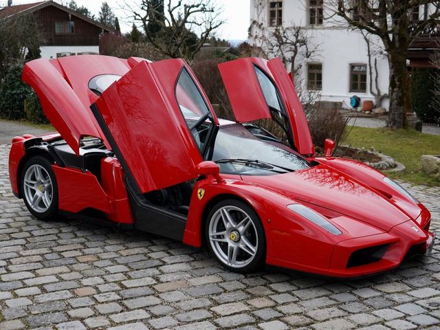 FERRARI Enzo Ferrari Enzo, 1.Hand, deutsches Fahrzeug,