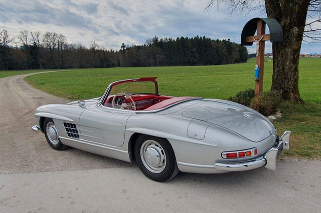 MERCEDES-BENZ 300 SL Roadster, Original/Erstes Leder /Matching