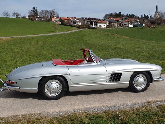 MERCEDES-BENZ 300 SL Roadster, Original/Erstes Leder /Matching