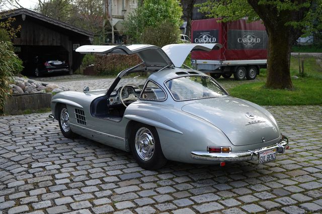 MERCEDES-BENZ 300 SL Flügeltürer, Rudge Wheels ab Werk