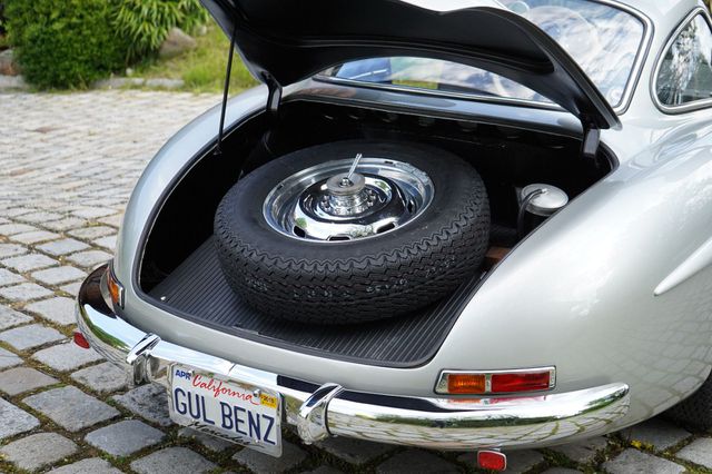 MERCEDES-BENZ 300 SL Flügeltürer, Rudge Wheels ab Werk