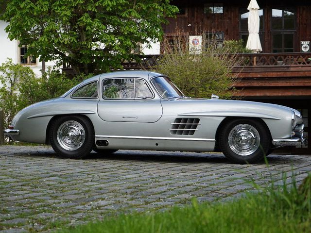 MERCEDES-BENZ 300 SL Flügeltürer, Rudge Wheels ab Werk