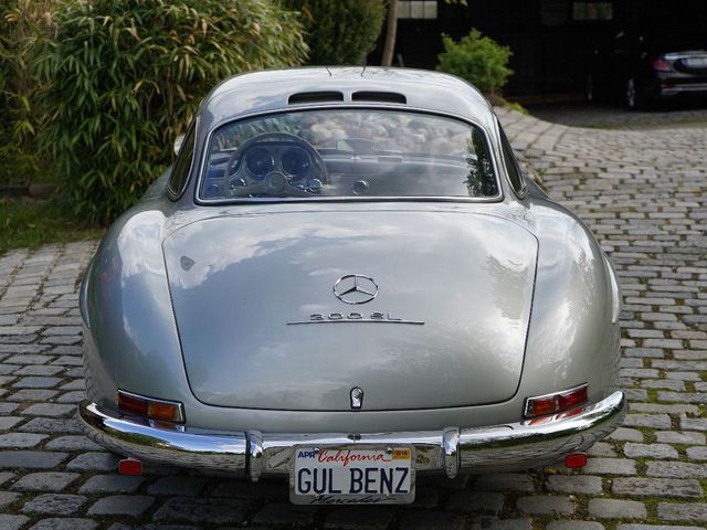 MERCEDES-BENZ 300 SL Flügeltürer, Rudge Wheels ab Werk