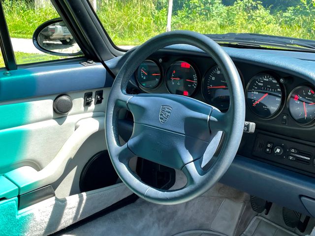 PORSCHE 993 Carrera 4 Cabriolet