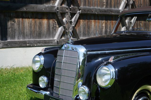 MERCEDES-BENZ 300 Cabrio, Matching Numbers &amp; Colours