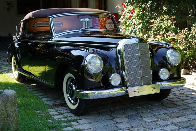 MERCEDES-BENZ 300 Cabrio, Matching Numbers &amp; Colours